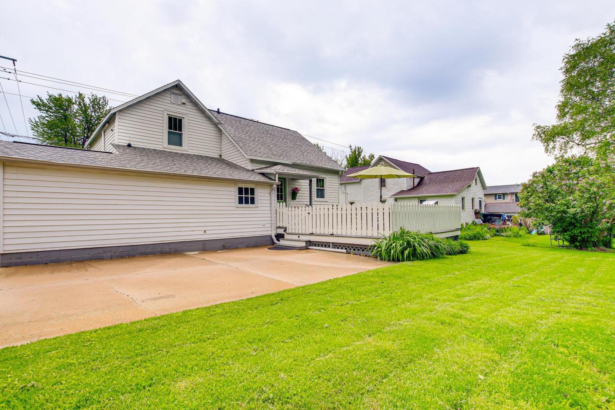 Lavish House With Patio - 2 Blocks To Green Lake! ภายนอก รูปภาพ