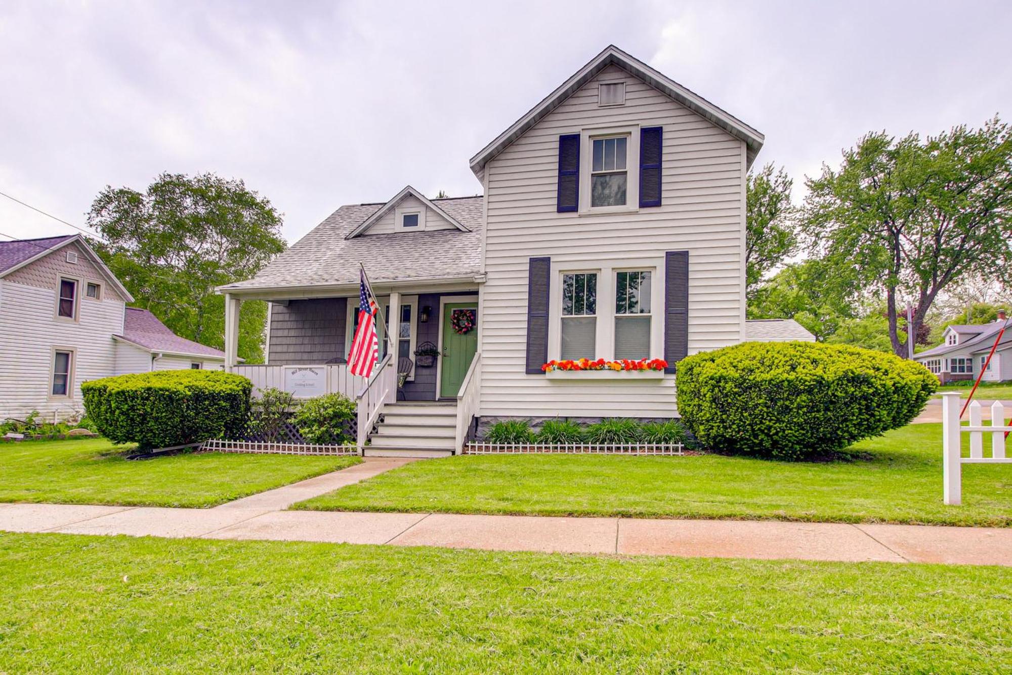 Lavish House With Patio - 2 Blocks To Green Lake! ภายนอก รูปภาพ